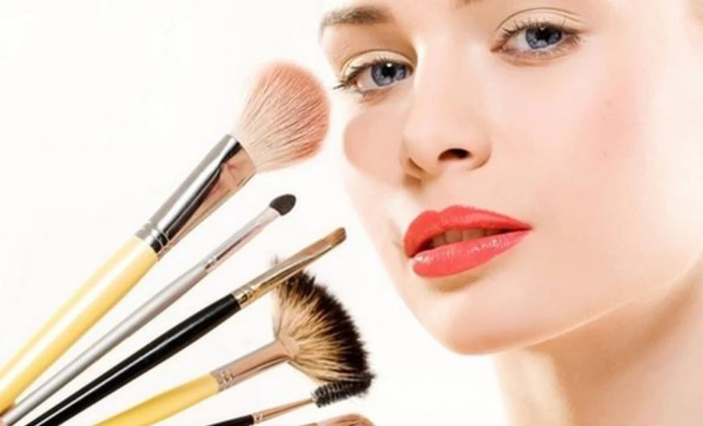 Brush makeup